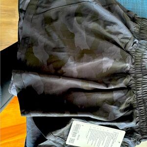 Lululemon track that short 5”